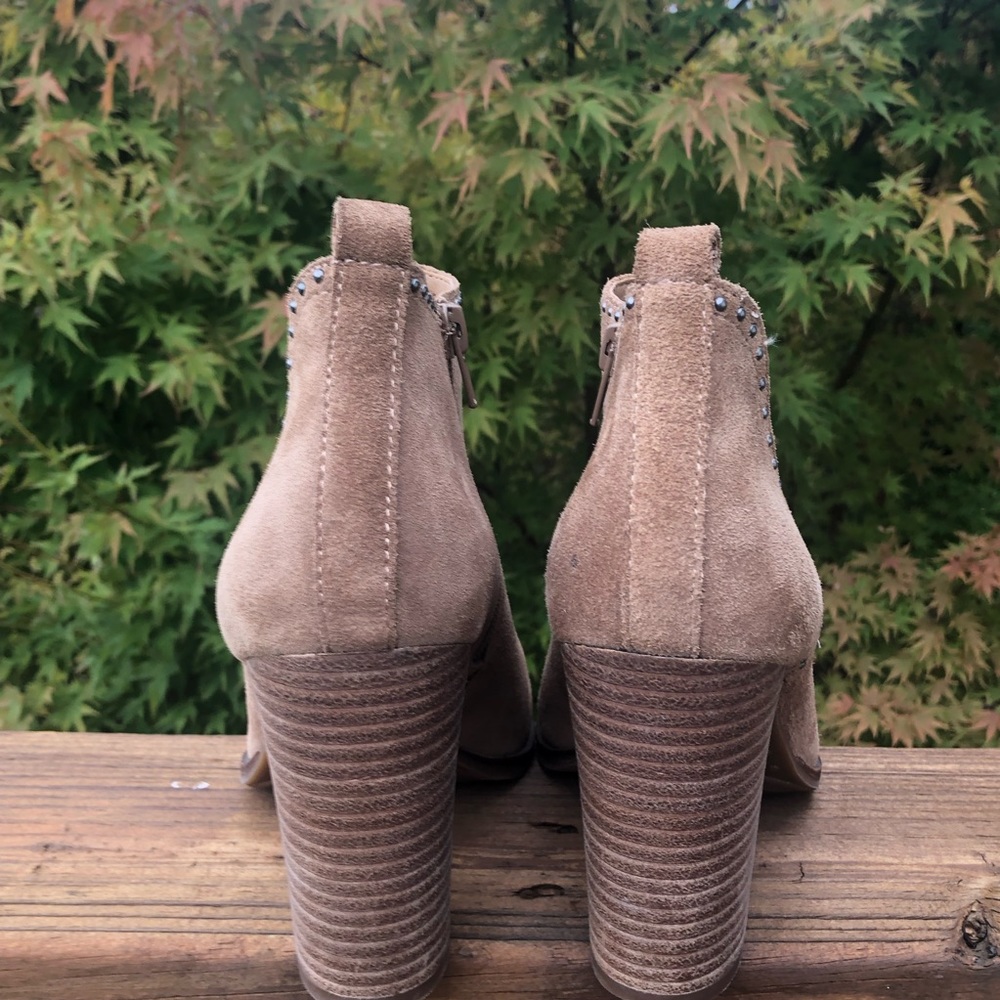 Donating🎉HP Lucky suede leather peep toe booties!   Sz 9 💰⬇️ - Picture 5 of 12
